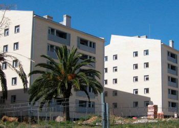 Calvet entrega las llaves de las 44 viviendas de remodelación de los Merinals