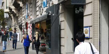 La Rambla es la calle comercial que más cerca está de recuperar la afluencia preCOVID-19 en Barcelona