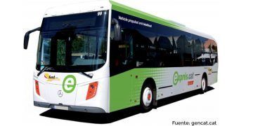 Barcelona lanza una prueba piloto para comprar billetes de autobús con el móvil
