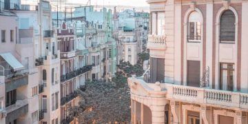 El Consell valenciano amplía en dos años la prórroga del convenio con CriteriaCaixa para el alquiler social