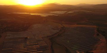Endesa pone en funcionamiento sus dos primeras plantas solares en Málaga