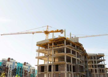 La vivienda pública desciende en España en los últimos 10 años por «falta de compromiso político real», según Tecnotramit