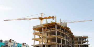 La vivienda pública desciende en España en los últimos 10 años por «falta de compromiso político real», según Tecnotramit