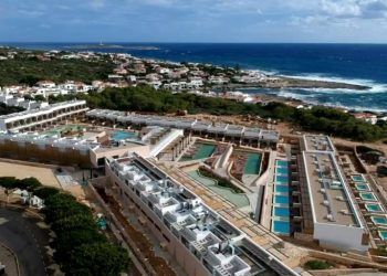 mazabi compra hotel balear islas menorca ibiza finca