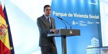 El Gobierno acuerda con la Sareb y los bancos la cesión de 26.000 viviendas para alquiler social