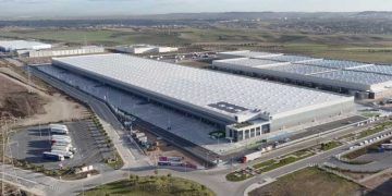 Mountpark alquila a Carreras el centro logístico más grande construido a riesgo en España
