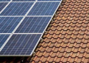 El Gobierno aprueba 1.300 millones en ayudas a la climatización renovable, almacenamiento y autoconsumo