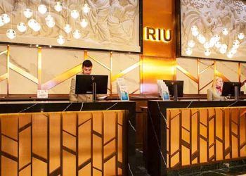 CaixaBank financia al Grupo RIU con un crédito de 825 millones para comprar 19 hoteles a TUI