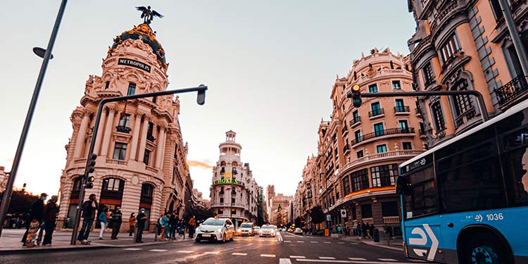 Madrid aprueba la Ordenanza de Movilidad Sostenible para reducir las emisiones contaminantes