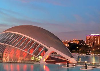 Los valencianos necesitan 5,6 años de salario íntegro para comprar una vivienda