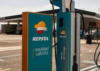 Repsol y Uber firman un acuerdo para avanzar en movilidad eléctrica