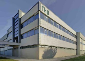 El grupo irlandés Kingspan compra a Zriser la empresa valenciana THU, líder en techos metálicos