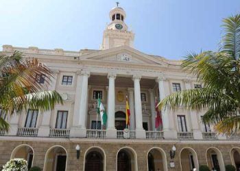 El Ayuntamiento de Cádiz saca de nuevo a licitación la construcción de 16 viviendas protegidas en el solar de Santiago, 11
