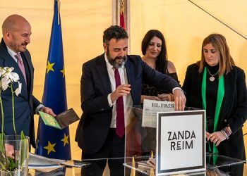 Zanda Reim coloca la primera piedra de su nuevo centro logístico en Azuqueca de Henares