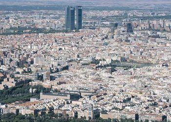 La Comunidad de Madrid reduce la burocracia urbanística para atraer inversiones y aumentar la vivienda pública