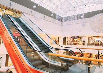 Los centros y parques comerciales consolidan su recuperación con 47.763 millones de ventas más que en 2021