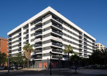 El-edificio-del-Residencial-Mistral-Valencia-entregado-por-AEDAS-Homes-a-Vivia-Grupo-Lar-Primonial-como-proyecto