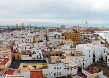 Cádiz registra el precio más caro de la vivienda entre las capitales andaluzas, con 2.450€/m² y en Huelva es donde más sube, un 8,8% anual