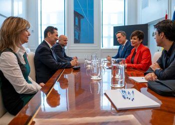 Isabel Rodríguez se reune con APCE y ASPRIMA