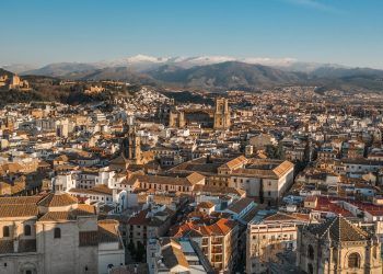 El 34,47% del suelo terciario en Granada se encuentra sin construir