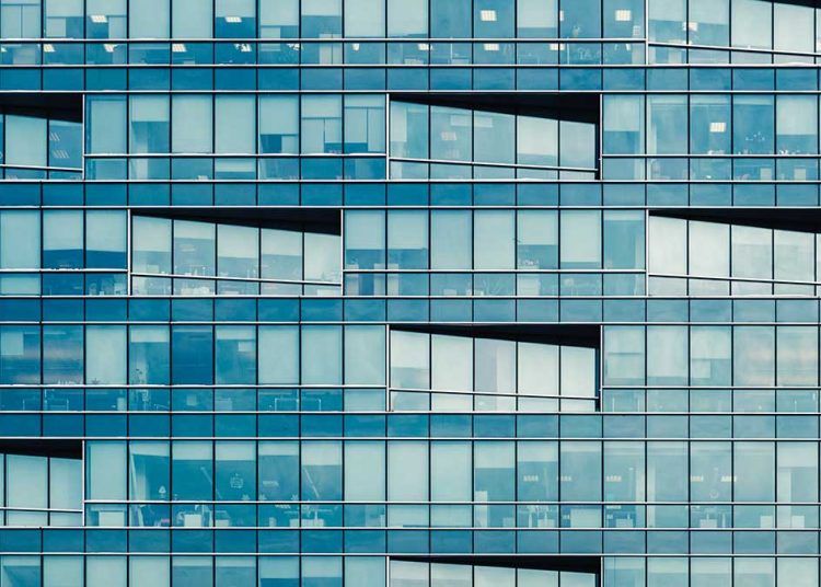 La inversión en oficinas se contrae un 50% en 2023