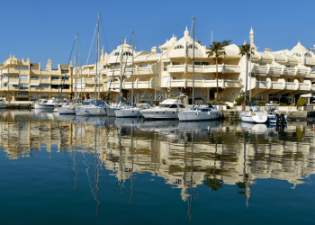 El 30,68% de la superfice de terciario en Benalmádena se encuentra sin construir