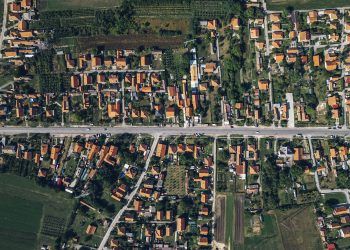 La compraventa de suelo urbano en España desciende un 15% en 2023