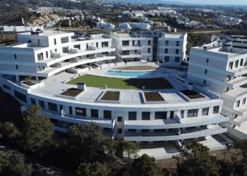 AEDAS Homes supera las 250 viviendas finalizadas en el nuevo barrio Vanian en Estepona con la entrega de Vanian Views