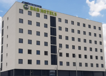 Avintia Inmobiliaria formaliza la venta del B&B HOTEL Fuenlabrada