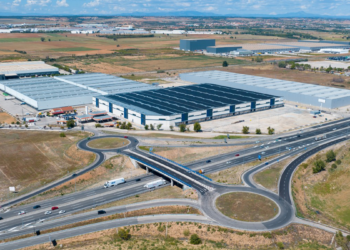 TCNET alquila una nave logística de 22.749 m² en Alovera