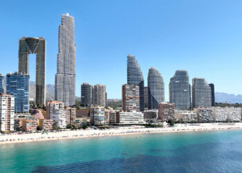 TM Grupo Inmobiliario culmina la base de TM Tower en Benidorm