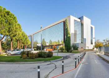 Veracruz Properties gestionará su primer activo de oficinas en Madrid tras la compra del edificio Amura por STK